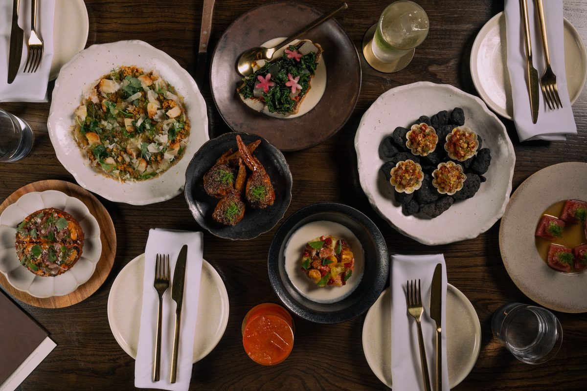 156 OneFiveSix, Queen West