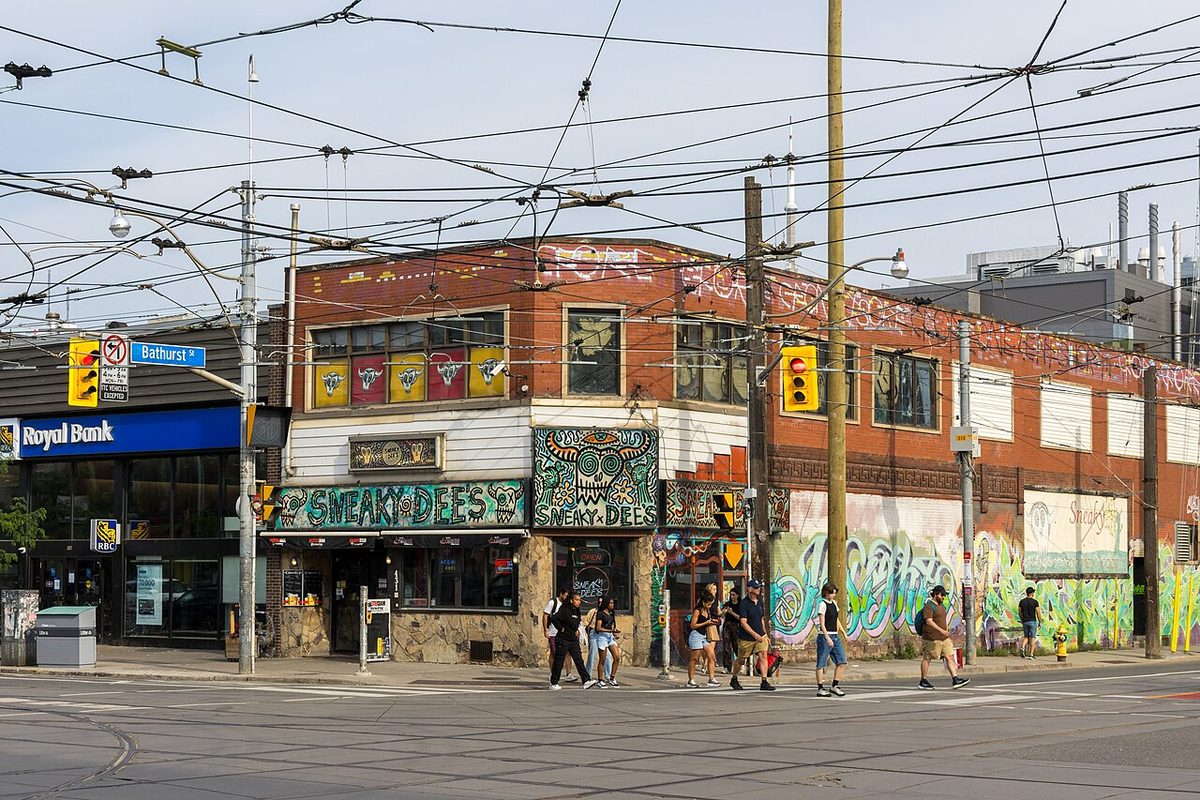 Sneaky Dee's, Kensington